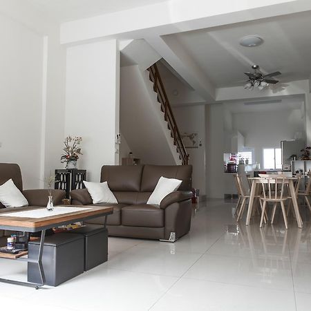 Beyond Home Jiaoxi Bagian luar foto